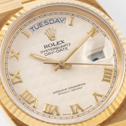 Rolex Day-Date Oysterquartz White "Pyramid Dial" in 18k Yellow Gold Ref. 19018 with Original Guarantee Papers and Accessories