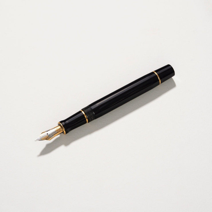 Parker Duofold Classic Black Gold NIB - F